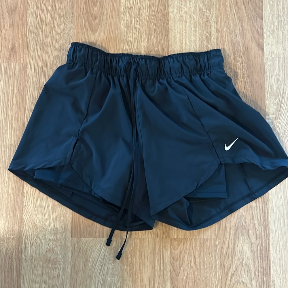 Nike flex essential 2 in 1 shorts